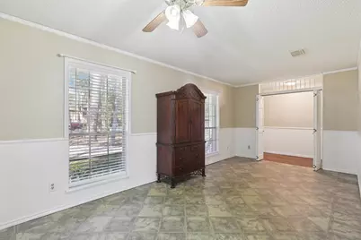 1628 Oak Ridge Drive, Dickinson, TX 77539 - Photo 9