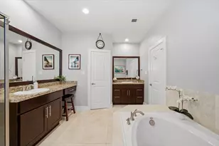 8816 Hollister Square Ct, Houston, TX 77080 - Photo 39
