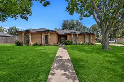 305 Castlelake Drive, Friendswood, TX 77546 - Photo 1
