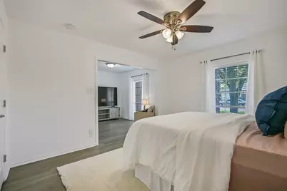 305 Castlelake Drive, Friendswood, TX 77546 - Photo 17