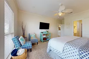 708 Cameron Circle, Crystal Beach, TX 77650 - Photo 7