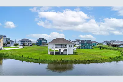 708 Cameron Circle, Crystal Beach, TX 77650 - Photo 3