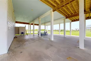 708 Cameron Circle, Crystal Beach, TX 77650 - Photo 37