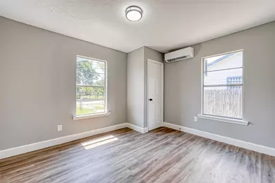6715 Victoria Street, Houston, TX 77020 - Photo 9