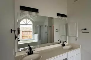 2606 Iris Ct, Pearland, TX 77584 - Photo 9