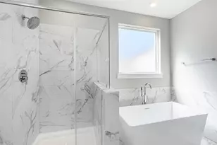 8423 Berry Brush Ln, Houston, TX 77022 - Photo 23