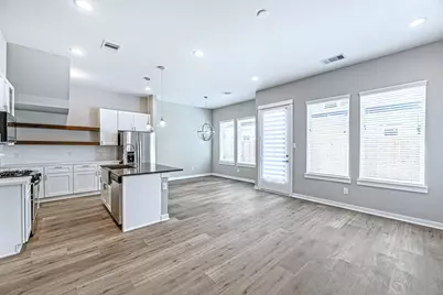 8423 Berry Brush Lane, Houston, TX 77022 - Photo 7