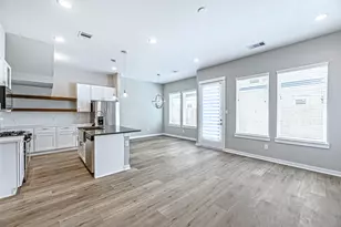 8423 Berry Brush Ln, Houston, TX 77022 - Photo 7