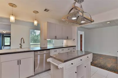 114 Persimmon Lane, Lake Jackson, TX 77566 - Photo 13