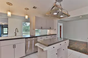 114 Persimmon Ln, Lake Jackson, TX 77566 - Photo 13