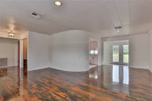 114 Persimmon Ln, Lake Jackson, TX 77566 - Photo 7