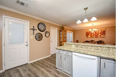 1730 Avenue C #F, El Campo, TX 77437 - Photo 23