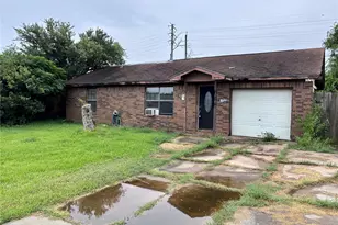 727 W 12th St, Freeport, TX 77541 - Photo 1
