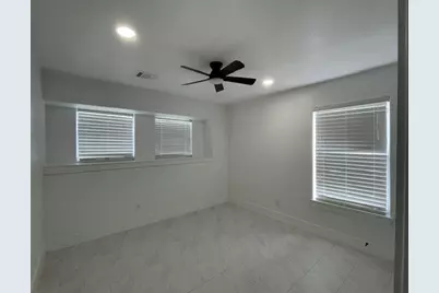 109 Del Monte Lane, Highlands, TX 77562 - Photo 9