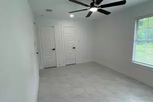 109 Del Monte Ln, Highlands, TX 77562 - Photo 13