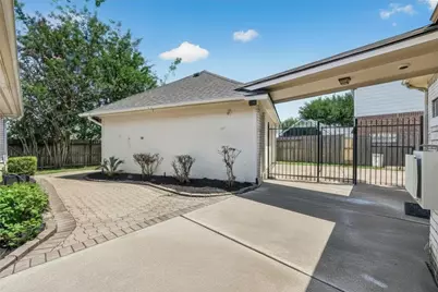 2726 Martinec Drive, Pearland, TX 77584 - Photo 23
