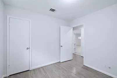 5014 Viking Drive, Houston, TX 77092 - Photo 13