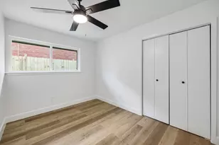 8713 Timberside Dr, Houston, TX 77025 - Photo 23