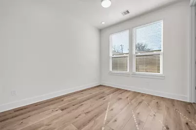 724 E 33rd Street, Houston, TX 77022 - Photo 5