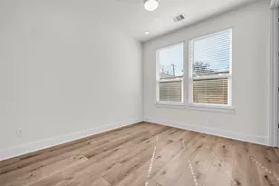 724 E 33rd St, Houston, TX 77022 - Photo 5