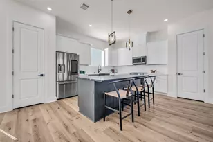 724 E 33rd St, Houston, TX 77022 - Photo 11