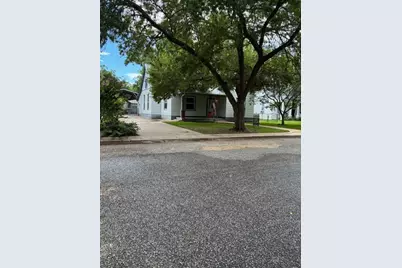 603 Hudgins St, Smithville, TX 78957 - Photo 1