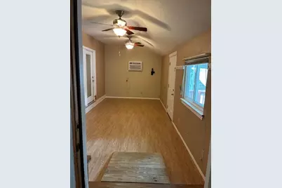 603 Hudgins St, Smithville, TX 78957 - Photo 13