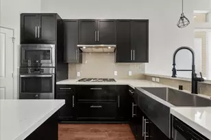 403 N Nagle St, Houston, TX 77003 - Photo 9