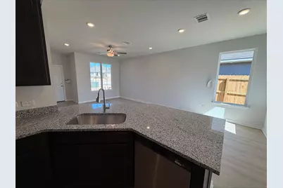 606 Rockbridge Drive, Huntsville, TX 77340 - Photo 5