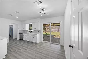 10438 Caxton St, Houston, TX 77016 - Photo 3