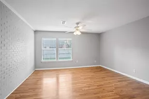 302 S Hardie St, Alvin, TX 77511 - Photo 9