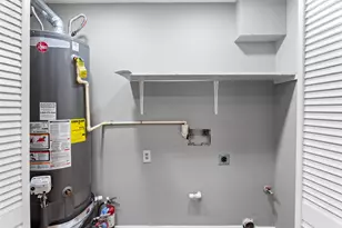 302 S Hardie St, Alvin, TX 77511 - Photo 13