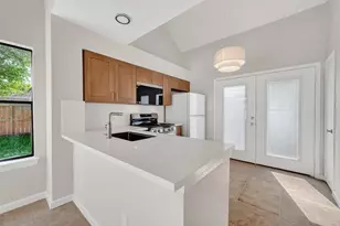 13825 Purplemartin St, Houston, TX 77083 - Photo 11
