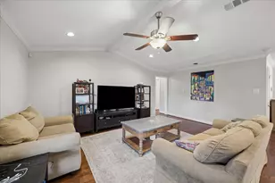 5802 Belrose Dr, Houston, TX 77035 - Photo 19