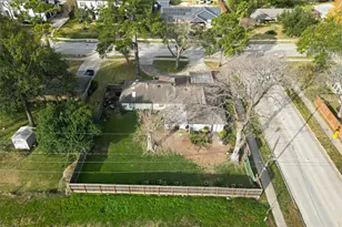 1614 Wycliffe Dr, Houston, TX 77043 - Photo 25