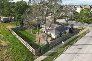 1614 Wycliffe Dr, Houston, TX 77043 - Photo 11