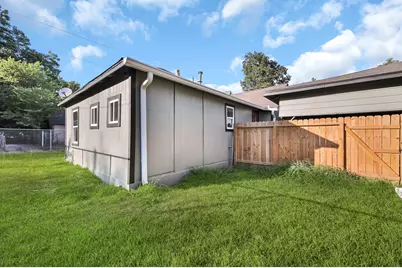 601 Booker Washington St, Conroe, TX 77301 - Photo 3