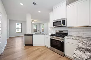 25319 Yellowbells Pl, Montgomery, TX 77316 - Photo 3