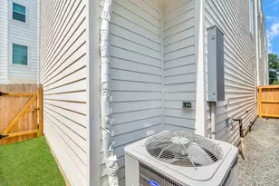 2011 E Bauer Dr, Houston, TX 77080 - Photo 31