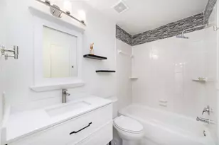 26 S White Pebble Ct, The Woodlands, TX 77380 - Photo 19