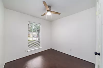 26 S White Pebble Court, The Woodlands, TX 77380 - Photo 17