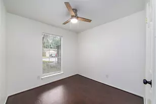 26 S White Pebble Ct, The Woodlands, TX 77380 - Photo 17