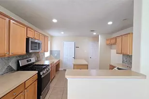 2014 Pinecreek Pass Ln, Katy, TX 77449 - Photo 13