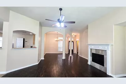 2014 Pinecreek Pass Lane, Katy, TX 77449 - Photo 5