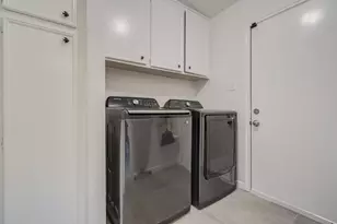 9614 Springmont Dr, Houston, TX 77080 - Photo 35