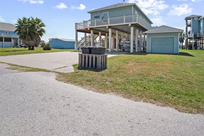 857 Gulfview Drive, Crystal Beach, TX 77650 - Photo 3