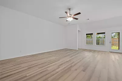 122 Mockingbird Trails Drive, Willis, TX 77318 - Photo 11
