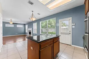 9202 State Walk Cir, Houston, TX 77064 - Photo 9