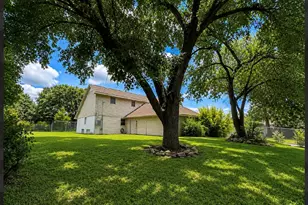 1001 Clearspring Dr, Brenham, TX 77833 - Photo 13