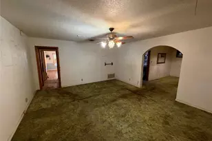 2740 Lakeview Cir, Beaumont, TX 77703 - Photo 7